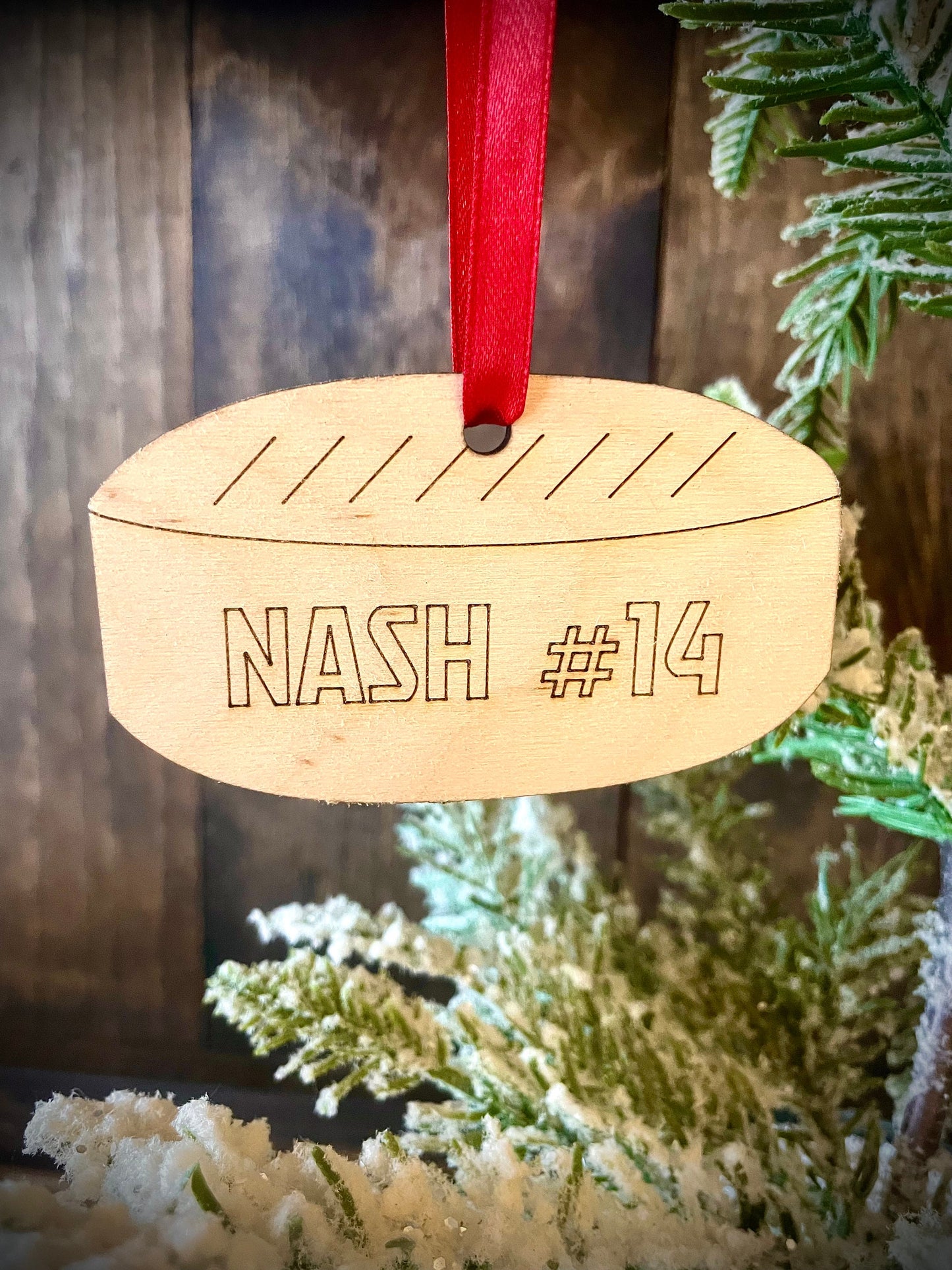 Personalized Hockey Puck Ornament, Hockey Gift Tag - hockey state. Great hockey gift or coach gift.