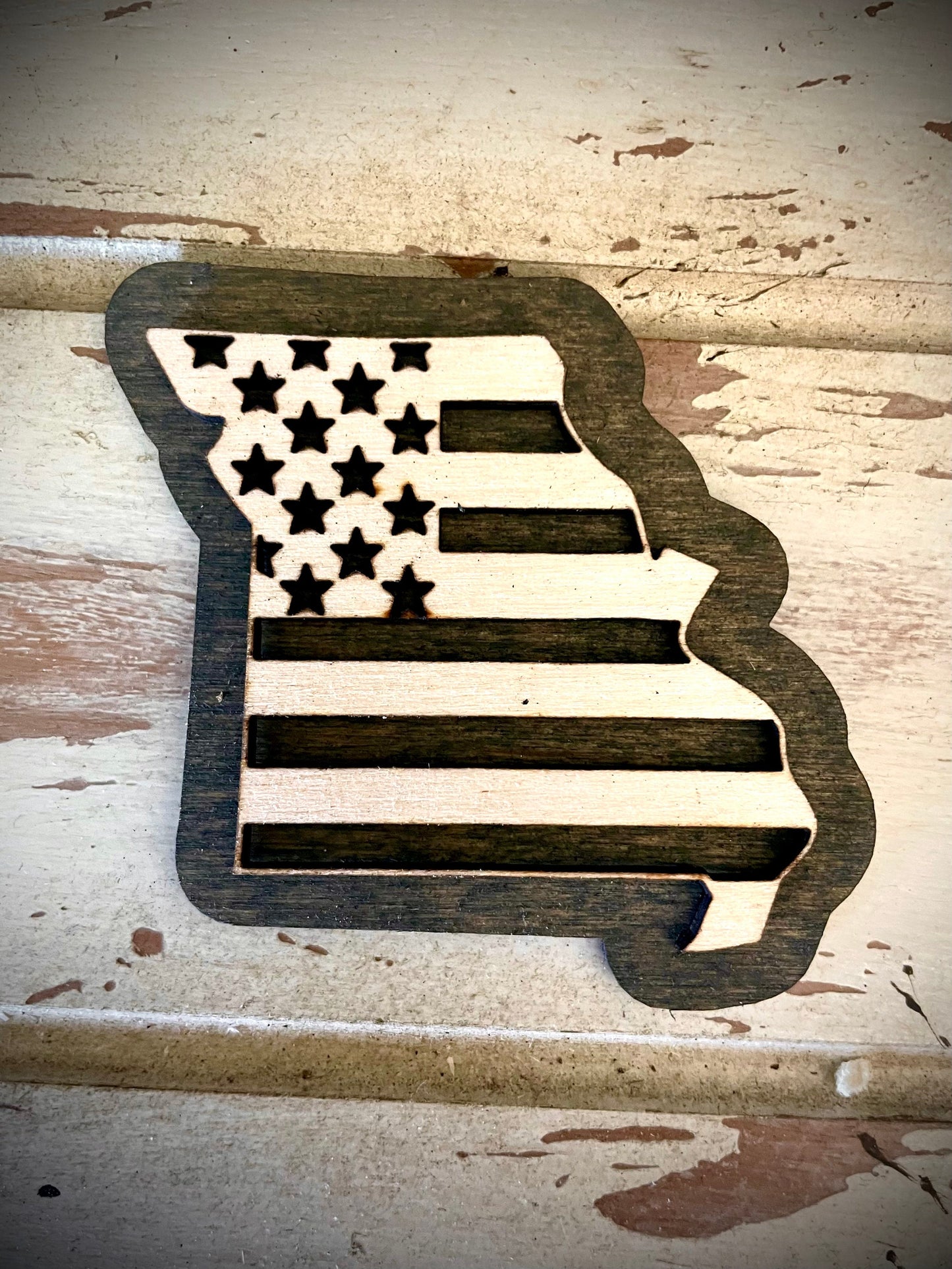 Missouri US Flag 2-Layer Wood Refrigerator Magnet | 12 Finishes | Patriotic Gift
