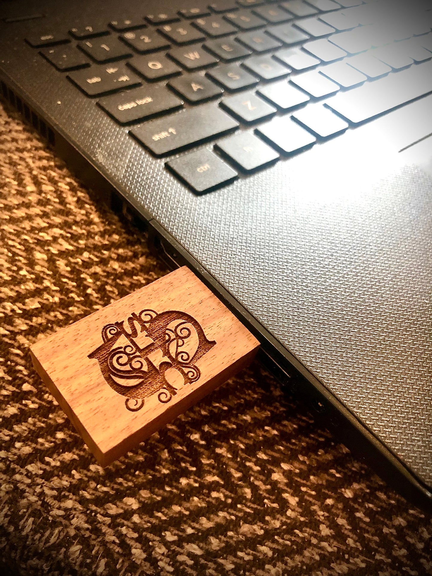Custom Engraved Wood Thumb Drive | 4GB USB Flash Drive | Personalized Tech Gift